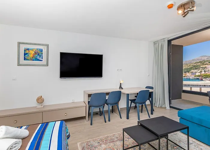 Stella Lovely Studio With Balcony And Free Parking