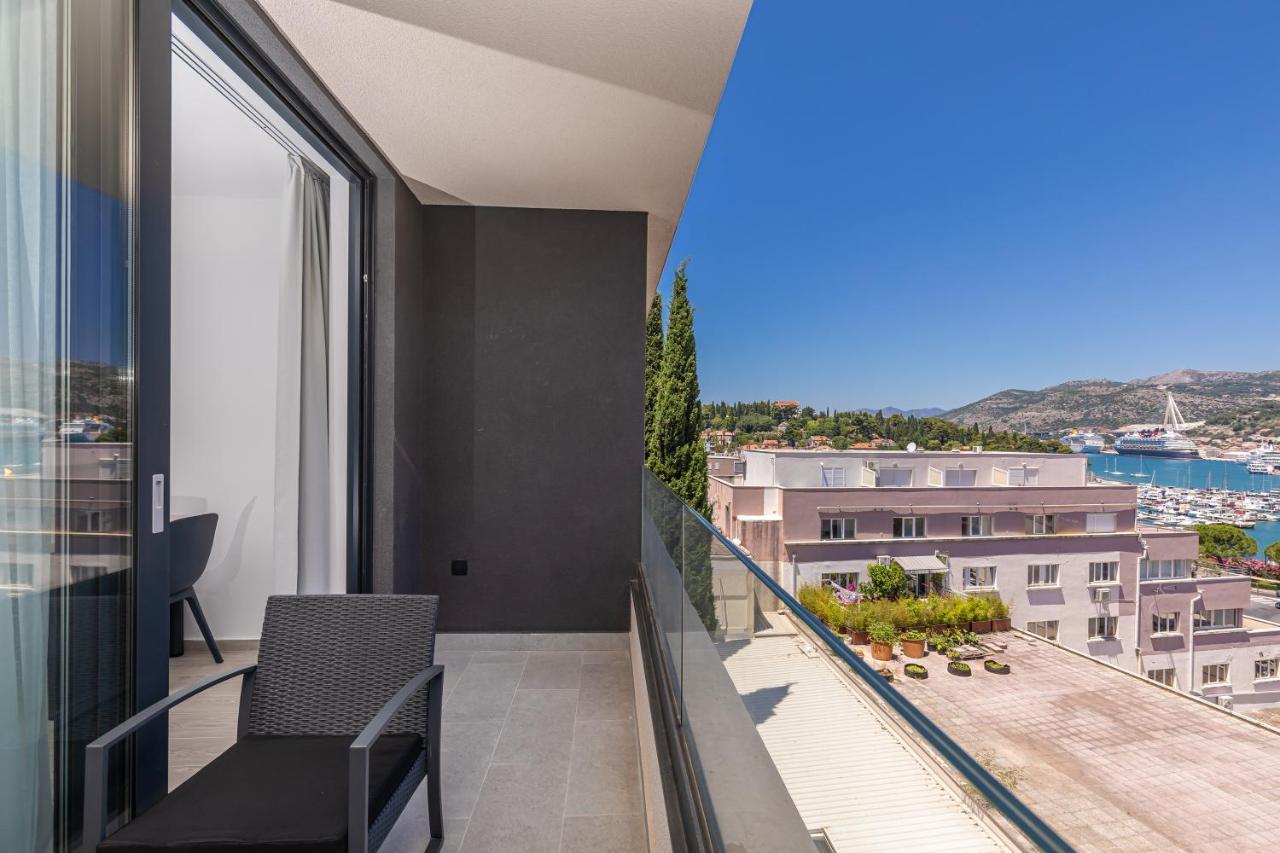 Stella Lovely With Balcony And Free Parking Apartment *